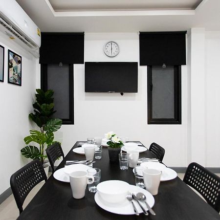 Lägenhet Studio på 45 m² i Silom med 1 badrum  Bangkok Exteriör bild