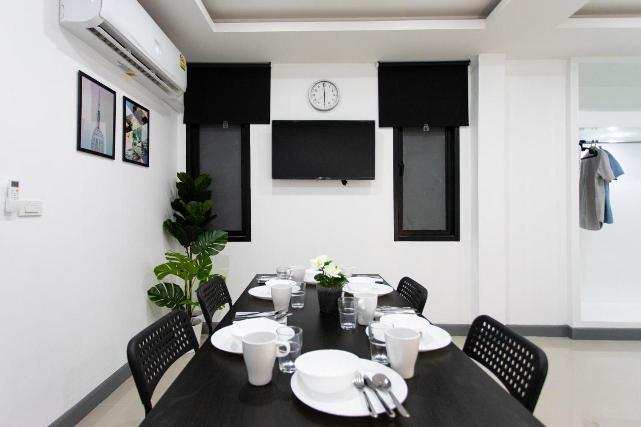 Lägenhet Studio på 45 m² i Silom med 1 badrum  Bangkok Exteriör bild