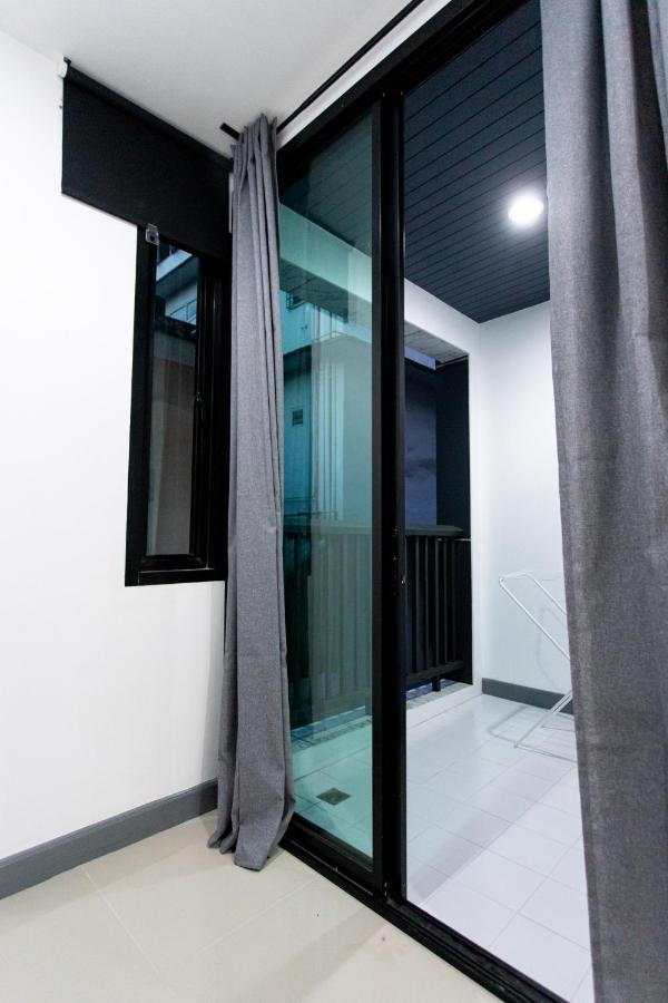 Lägenhet Studio på 45 m² i Silom med 1 badrum  Bangkok Exteriör bild