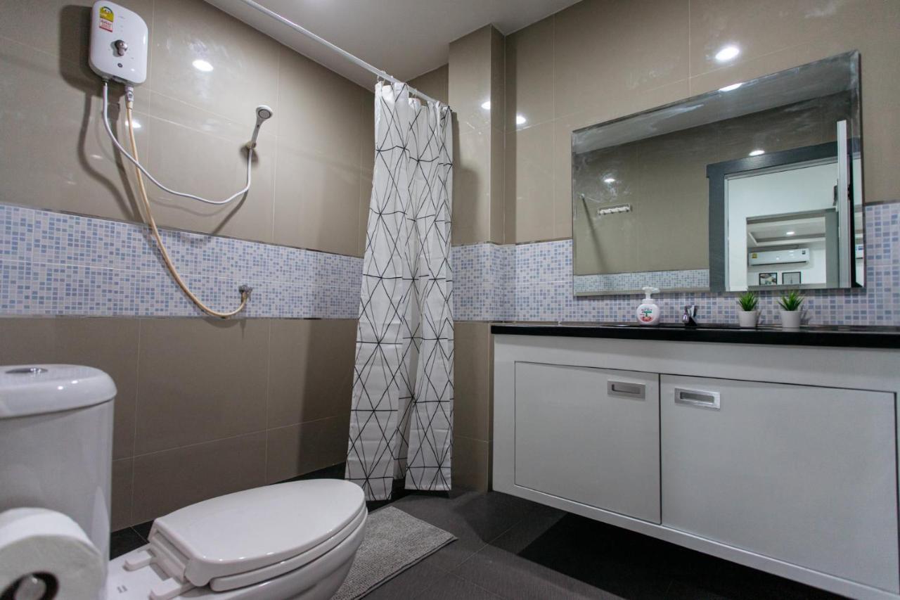 Lägenhet Studio på 45 m² i Silom med 1 badrum  Bangkok Exteriör bild