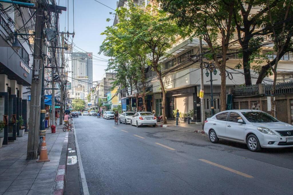Lägenhet Studio på 45 m² i Silom med 1 badrum  Bangkok Exteriör bild
