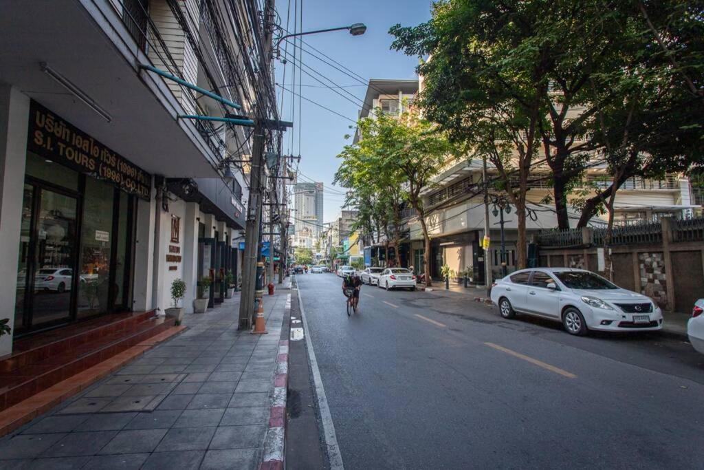 Lägenhet Studio på 45 m² i Silom med 1 badrum  Bangkok Exteriör bild
